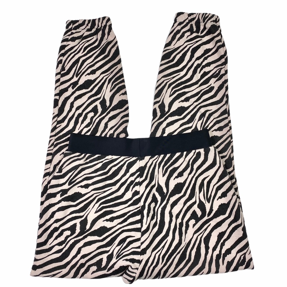 ♦️SOLD♦️Victoria’s Secret Zebra Fleece Jogger Set - Picture 6 of 16